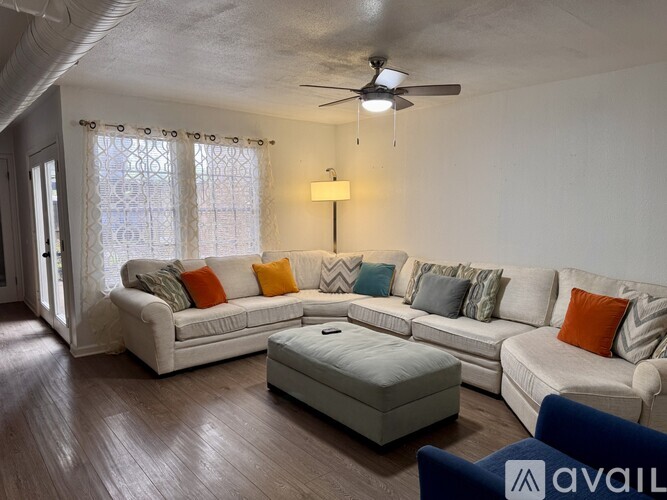525 Towne House Lane 3 Beds Townhouse for Rent - Photo gallery 3
