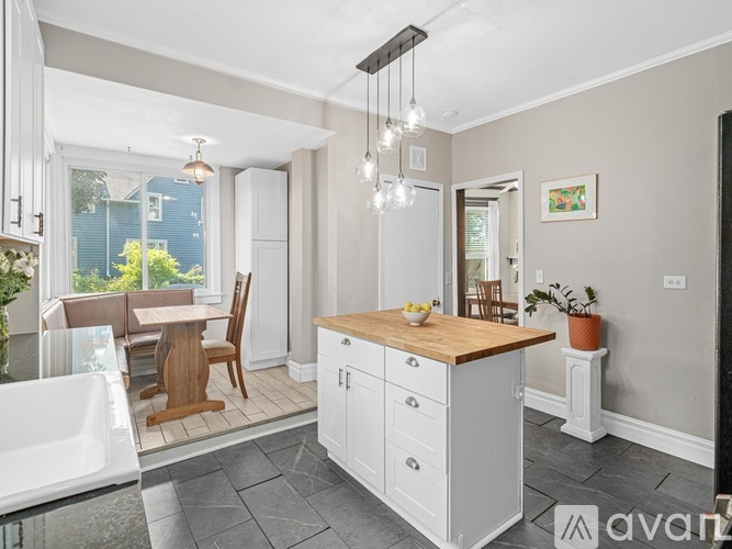 1002 Oxford St N 4 Beds Single Family Home for Rent - Photo gallery 3