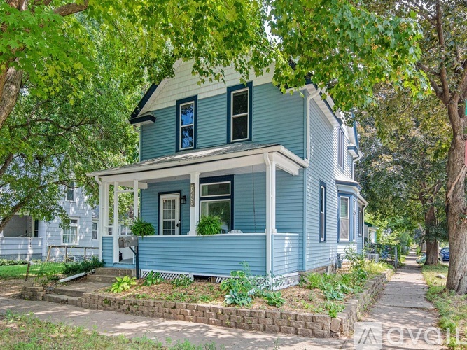 1002 Oxford St N 4 Beds Single Family Home for Rent - Photo gallery 5