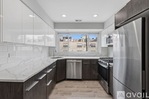2333 W Lunt Ave 4 Beds Apartment for Rent