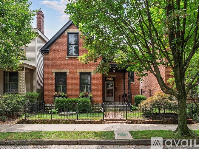 67 East Mithoff Street 2 Beds Single Family Home for Rent - Photo gallery 1
