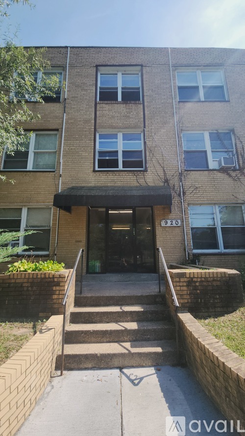 920 Madison St NW 3 Beds Apartment for Rent - Photo gallery 1