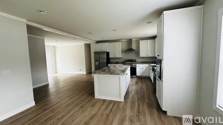 2131 N Royal St 3 Beds Single Family Home for Rent - Photo gallery 3