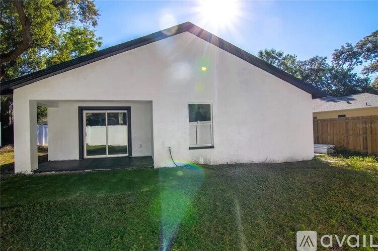 1914 East McBerry Street 4 Beds Single Family Home for Rent - Photo gallery 2