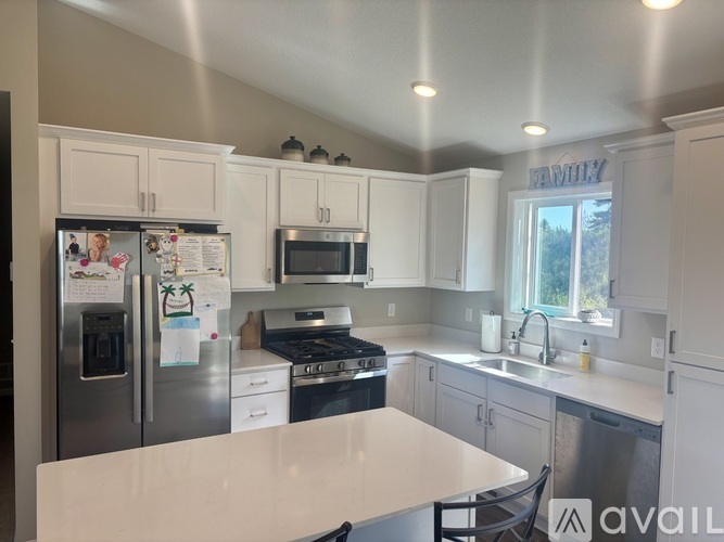451 Mallard St NE 4 Beds Single Family Home for Rent - Photo gallery 4