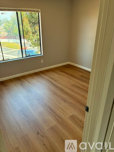 1685 Melrose Ave. 2 Beds Townhouse for Rent - Photo gallery 3