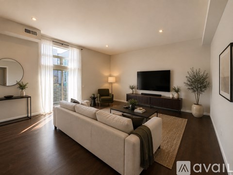 989 Sigsbee St 3 Beds Apartment for Rent