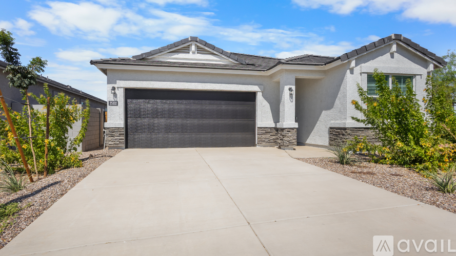 25332 N 184th Ln 3 Beds Single Family Home for Rent - Photo gallery 2