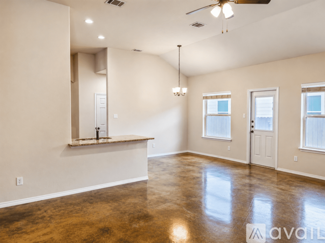 345 Emma Dr 3 Beds Apartment for Rent - Photo gallery 4