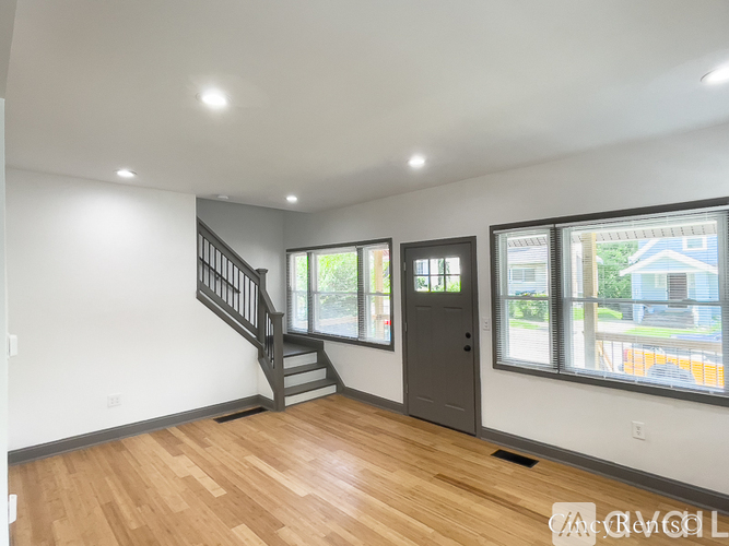 3335 Hewitt Crescent St 2 Beds Single Family Home for Rent - Photo gallery 2