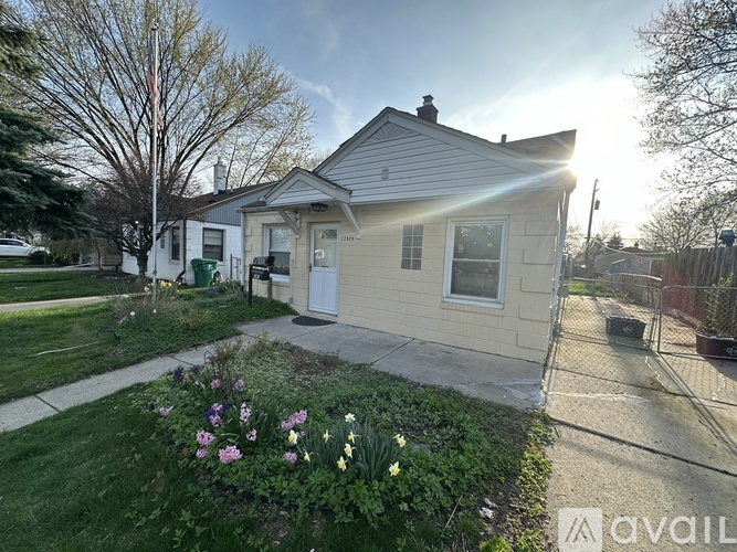 22829 Rosalind Ave 5 Beds Single Family Home for Rent - Photo gallery 1