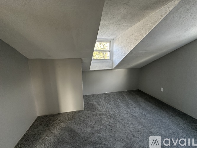 22829 Rosalind Ave 5 Beds Single Family Home for Rent - Photo gallery 5