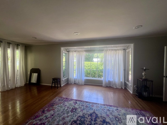 2019 Oak Avenue 2 Beds Single Family Home for Rent - Photo gallery 4
