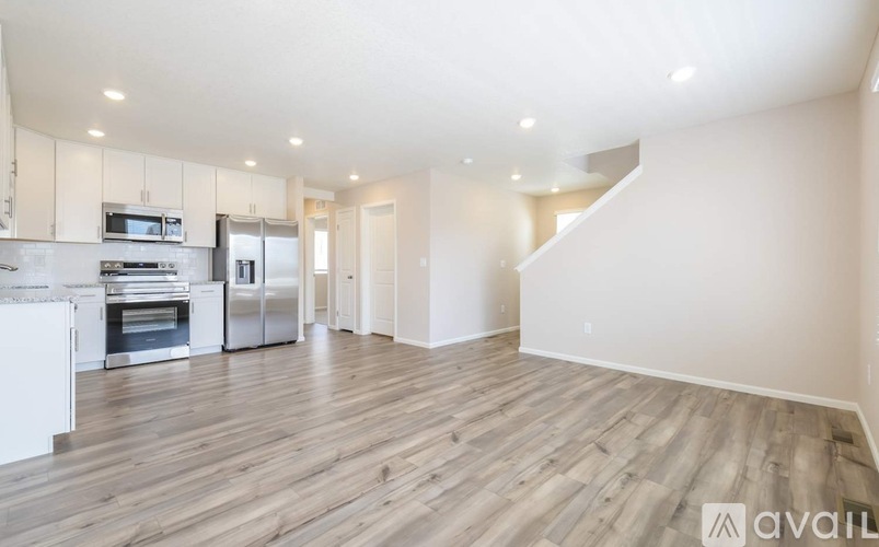 East 103rd Place 3 Beds Single Family Home for Rent - Photo gallery 1