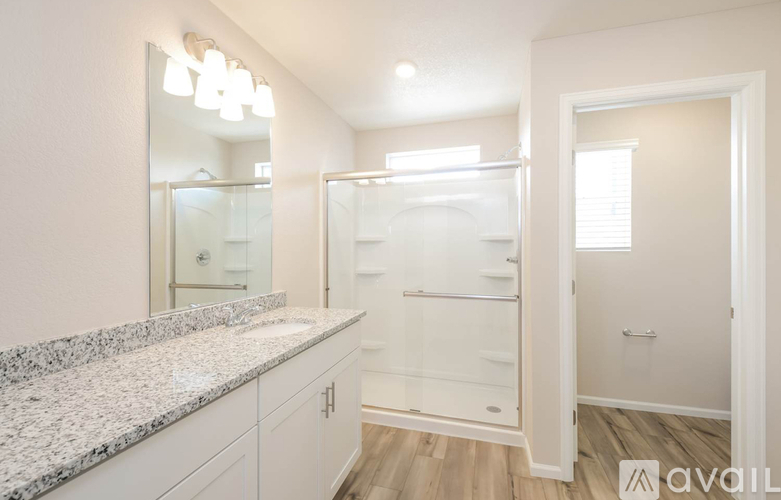 East 103rd Place 3 Beds Single Family Home for Rent - Photo gallery 2