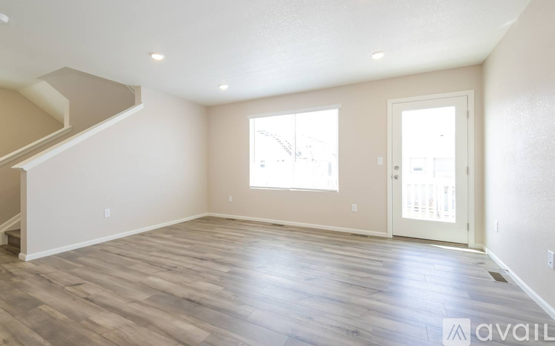 East 103rd Place 3 Beds Single Family Home for Rent - Photo gallery 3