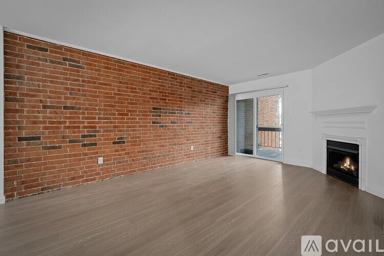 1946 Greenpoint Drive 2 Beds Condo for Rent - Photo gallery 3