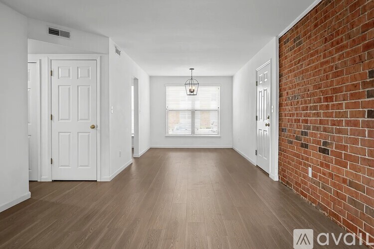 1946 Greenpoint Drive 2 Beds Condo for Rent - Photo gallery 4