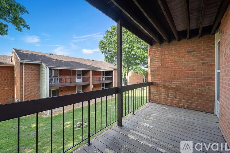 1946 Greenpoint Drive 2 Beds Condo for Rent - Photo gallery 5
