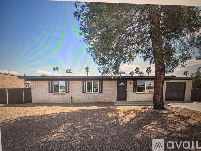 3661 West Eastham Lane 3 Beds Single Family Home for Rent - Photo gallery 1