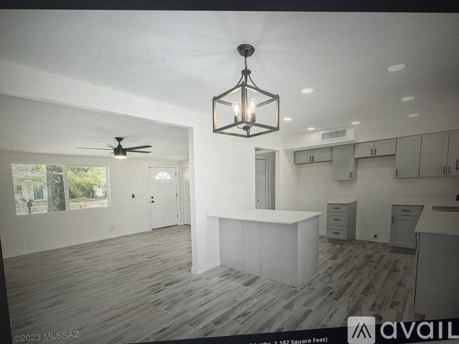 3661 West Eastham Lane 3 Beds Single Family Home for Rent - Photo gallery 2