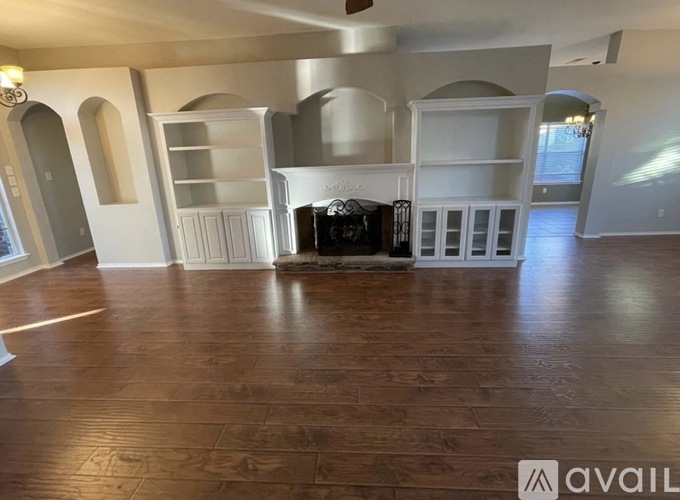 208 Forestview Road 3 Beds Single Family Home for Rent - Photo gallery 2