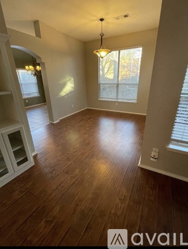 208 Forestview Road 3 Beds Single Family Home for Rent - Photo gallery 3