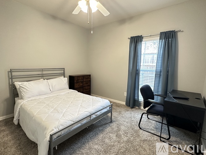 1001 Krenek Tap Rd 4 Beds Townhouse for Rent - Photo gallery 2
