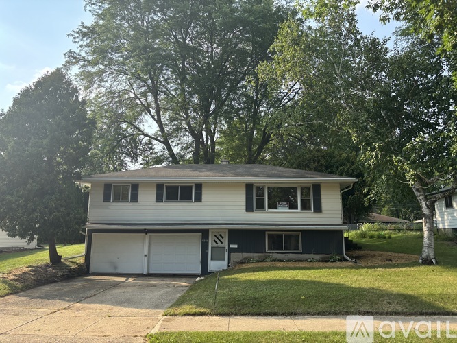 4806 Goldfinch Drive 3 Beds Single Family Home for Rent - Photo gallery 1