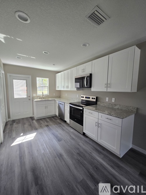 9398 North Travis Drive 2 Beds Single Family Home for Rent - Photo gallery 2