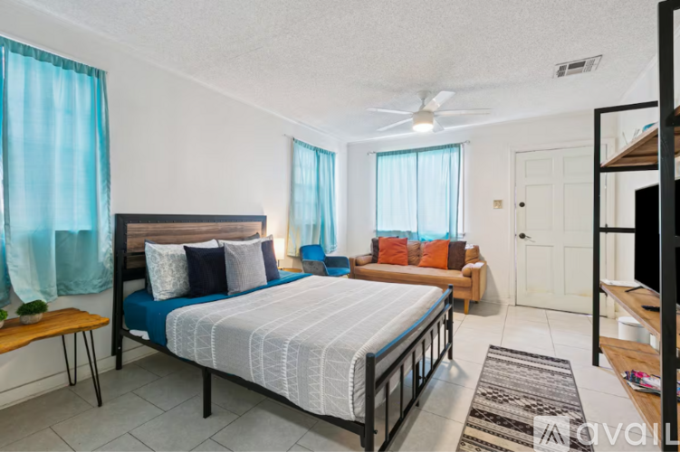 1458 N Roman St 1 Single Family Home for Rent - Photo gallery 2