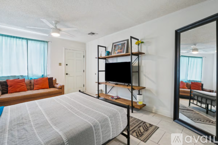 1458 N Roman St 1 Single Family Home for Rent - Photo gallery 4