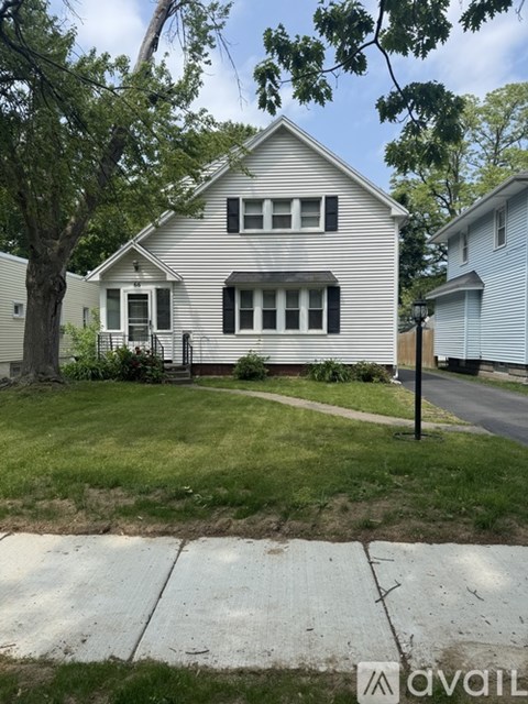 66 Armstrong Avenue 2 Beds Apartment for Rent