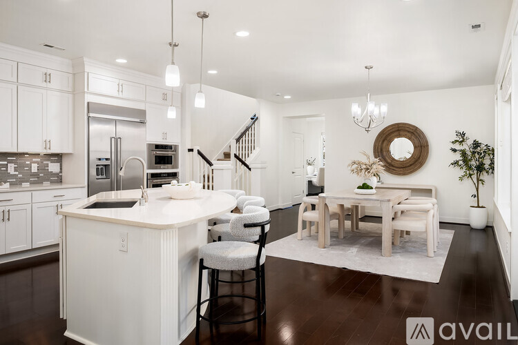 1270 Pine Crest Circle Northeast 4 Beds Single Family Home for Rent - Photo gallery 3