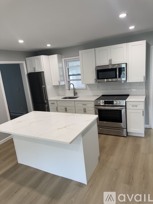 197 Pennsylvania 715 3 Beds Single Family Home for Rent - Photo gallery 1