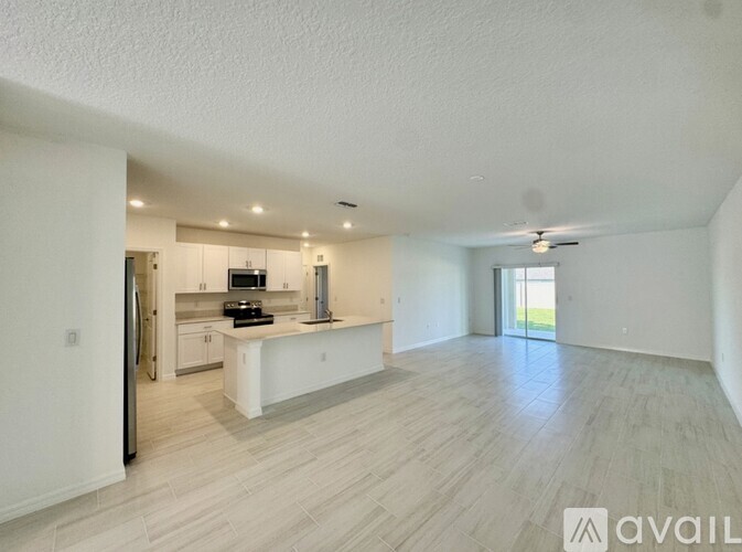 11750 Radiant Shore Loop 6 Beds Single Family Home for Rent - Photo gallery 2