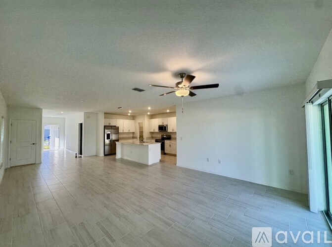 11750 Radiant Shore Loop 6 Beds Single Family Home for Rent - Photo gallery 3