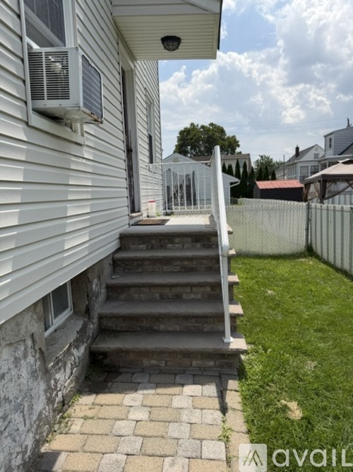 256 Martha Avenue 1 Apartment for Rent - Photo gallery 2