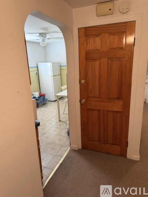 256 Martha Avenue 1 Apartment for Rent - Photo gallery 4