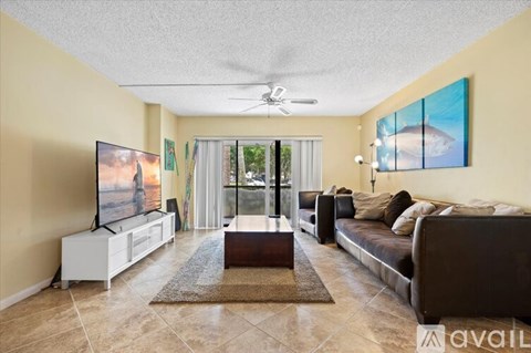 1014 Green Pine Boulevard 3 Beds Apartment for Rent