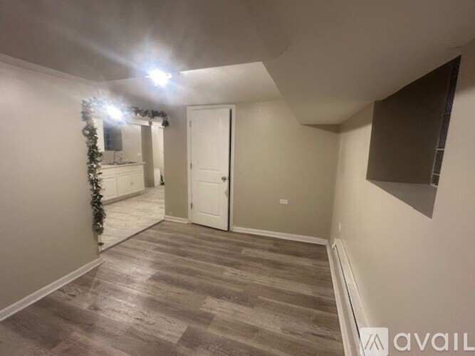 6953 South Indiana Avenue 1 Apartment for Rent - Photo gallery 3