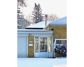 A house with the number 524 on the front door.