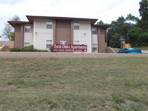 824 East Washington Avenue 2 Beds Apartment for Rent