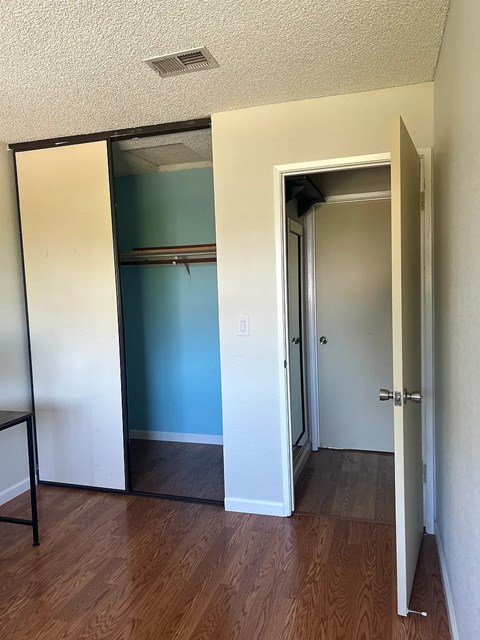 726 Newport Way 4 Beds Apartment for Rent