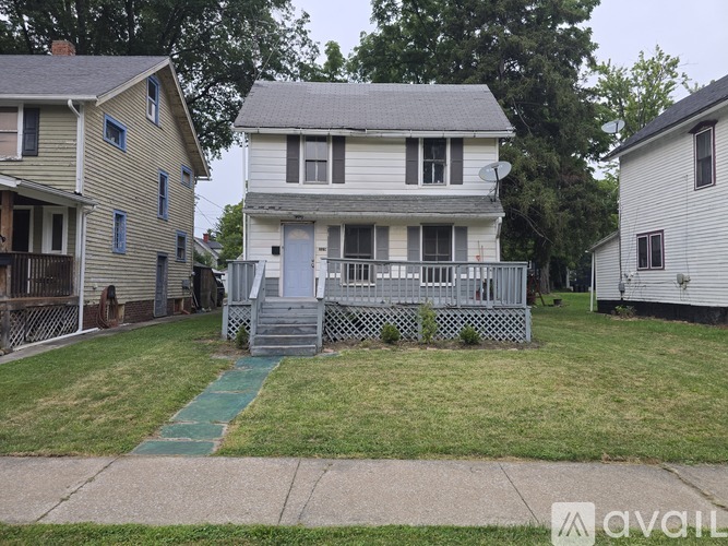 329 11th Street 3 Beds Single Family Home for Rent - Photo gallery 1