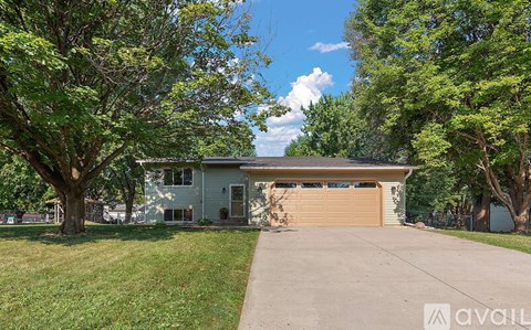 5445 Large Avenue Northeast 4 Beds Apartment for Rent