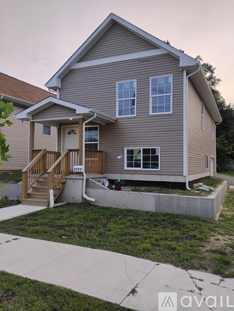 1715 Dale Avenue 3 Beds Apartment for Rent