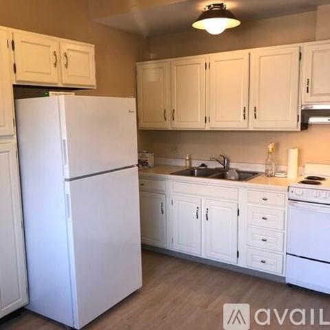 1305 East 1St Street 2 Beds Apartment for Rent