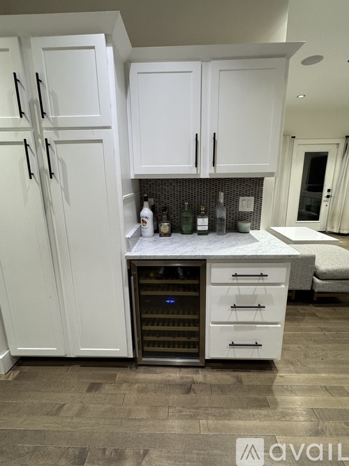253 35th Avenue North 2 Beds Single Family Home for Rent - Photo gallery 3