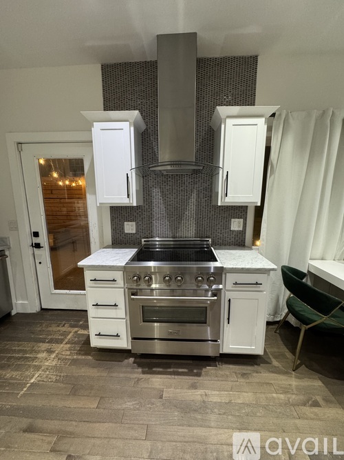 253 35th Avenue North 2 Beds Single Family Home for Rent - Photo gallery 5